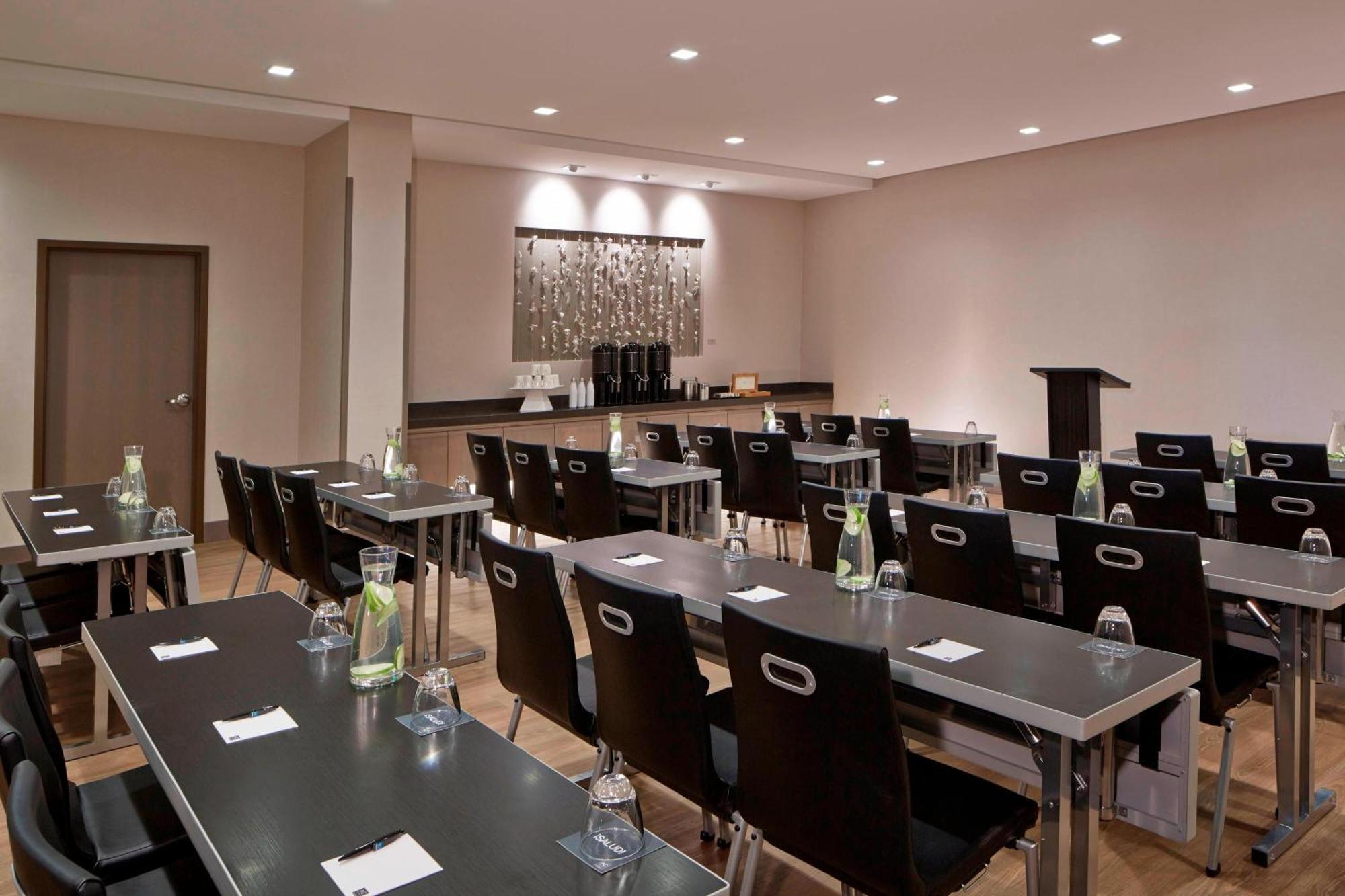 Ac Hotel By Marriott Seattle Bellevue/Downtown Экстерьер фото