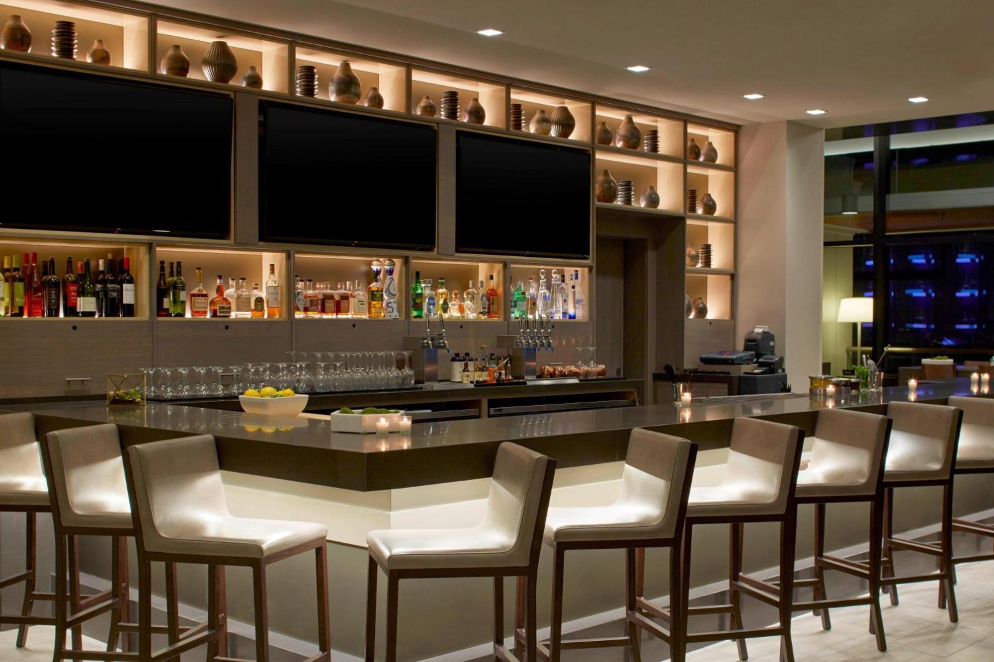 Ac Hotel By Marriott Seattle Bellevue/Downtown Экстерьер фото
