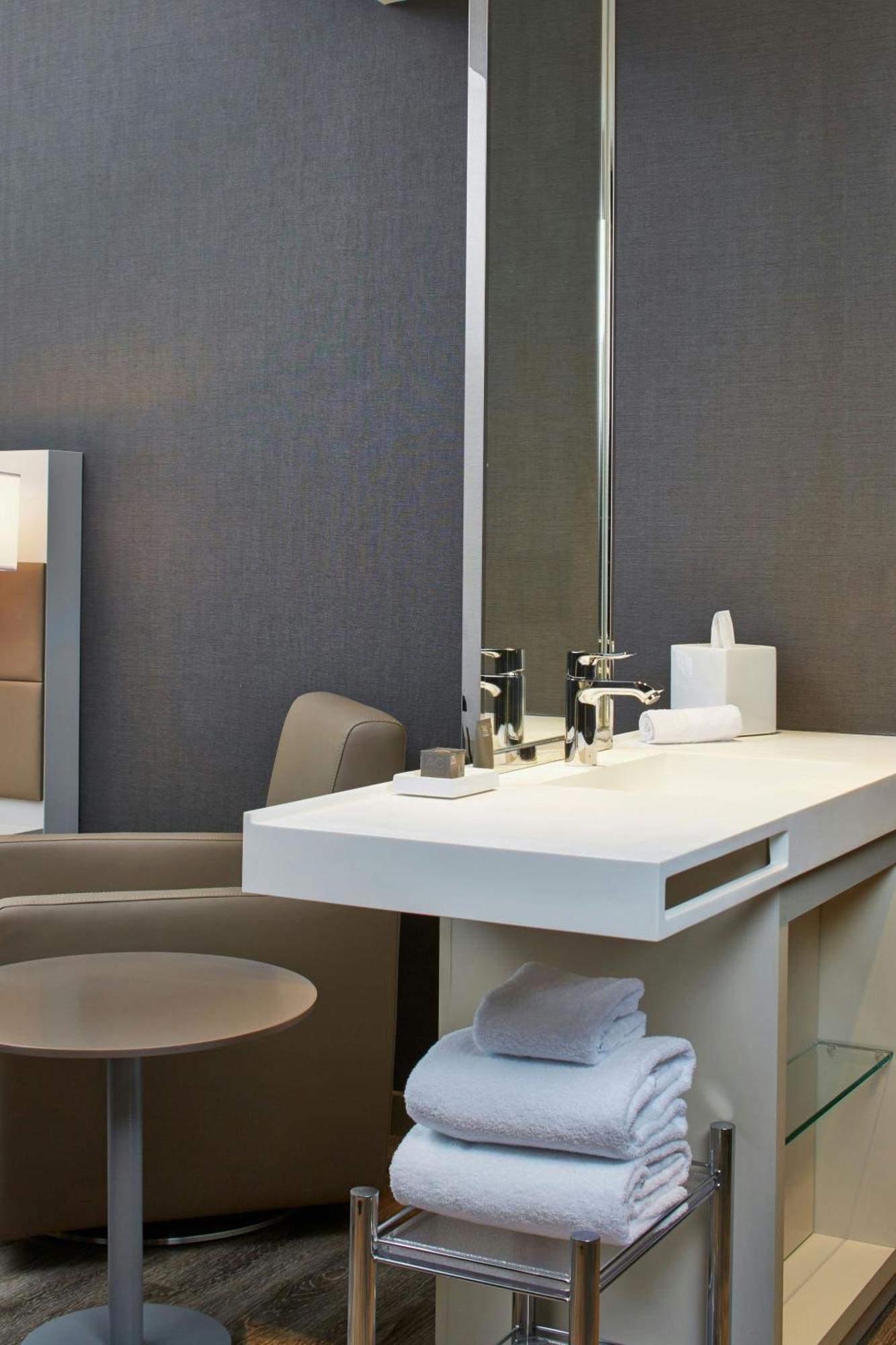 Ac Hotel By Marriott Seattle Bellevue/Downtown Экстерьер фото