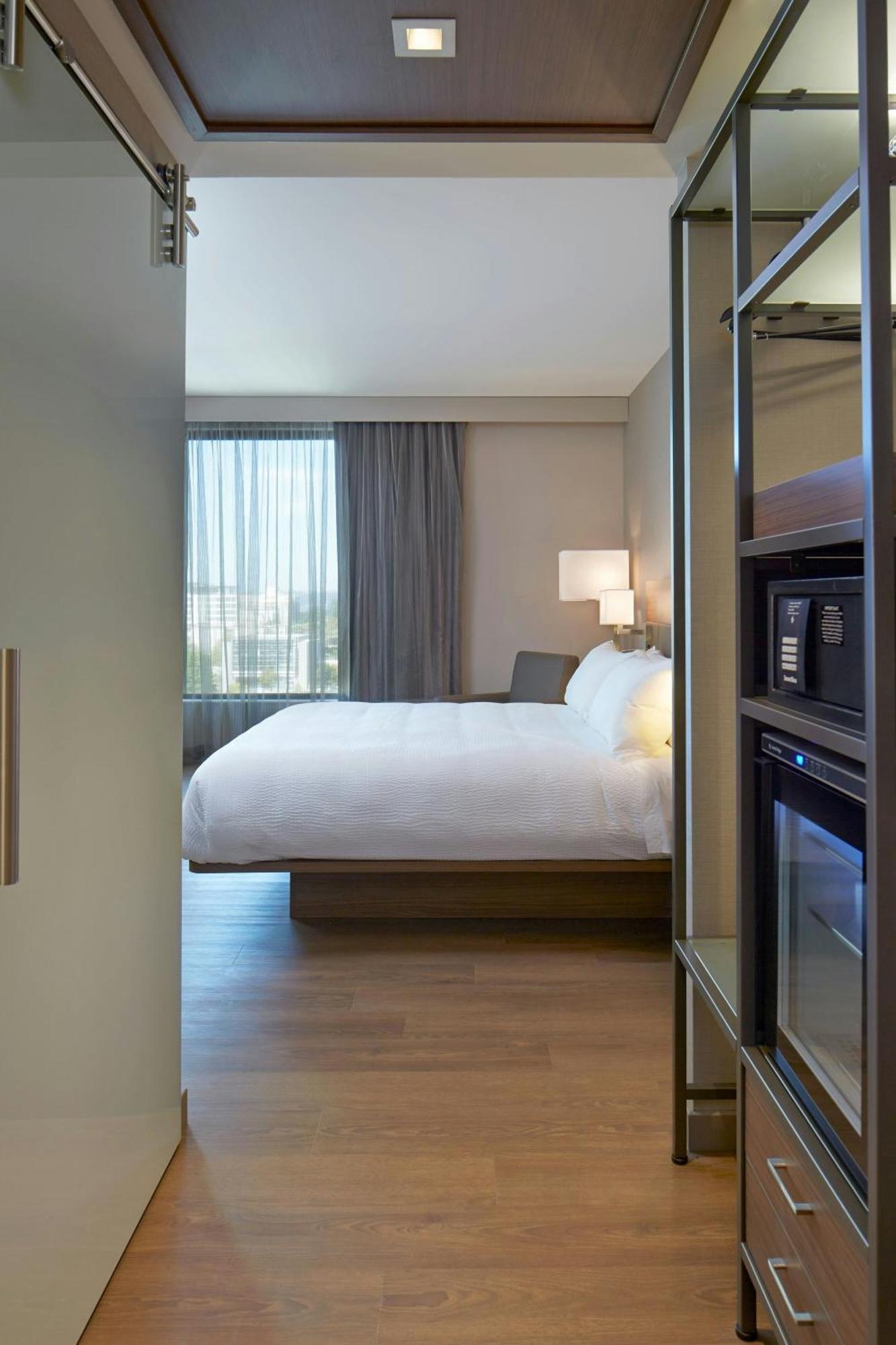 Ac Hotel By Marriott Seattle Bellevue/Downtown Экстерьер фото